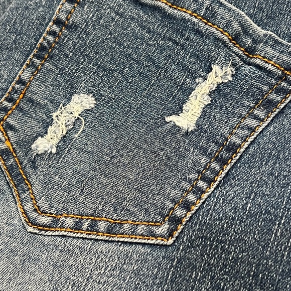Clover patch distressed jeans, sz 4, 6, 8 - Picture 4 of 6